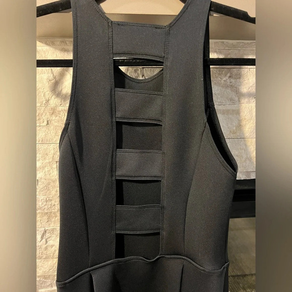 Abercrombie Little Black Dress with Cutout in back, size Small Preowned - Picture 1 of 7